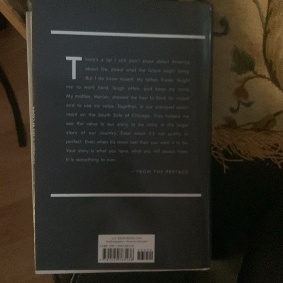 Becoming Michelle Obama Hardcover Autobiography - Picture 5 of 5